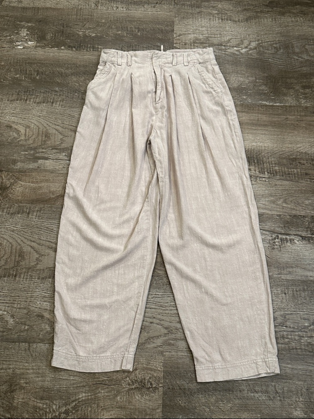 Free People Calla Pleated Trouser‎ in Light Beige - Size 8